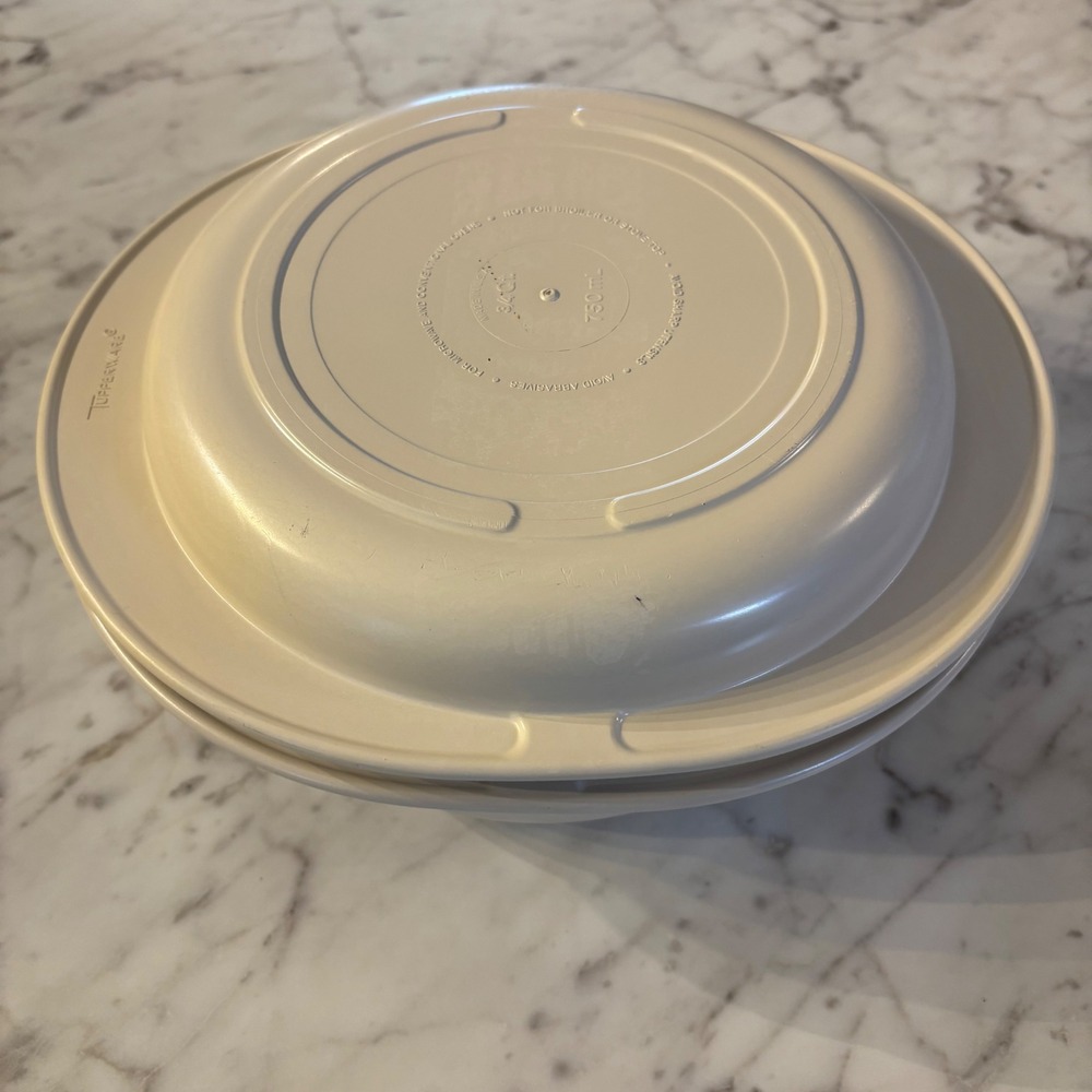 Tupperware Ultra 21 Casserole Dish Set Almond Cream 2 Qt and 3/4 Qt Vintage